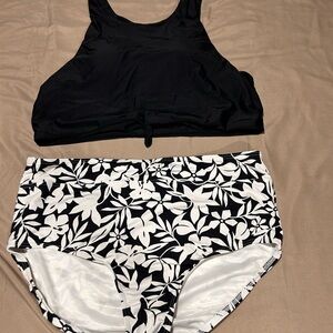Lands' End Black and White Bikini Set